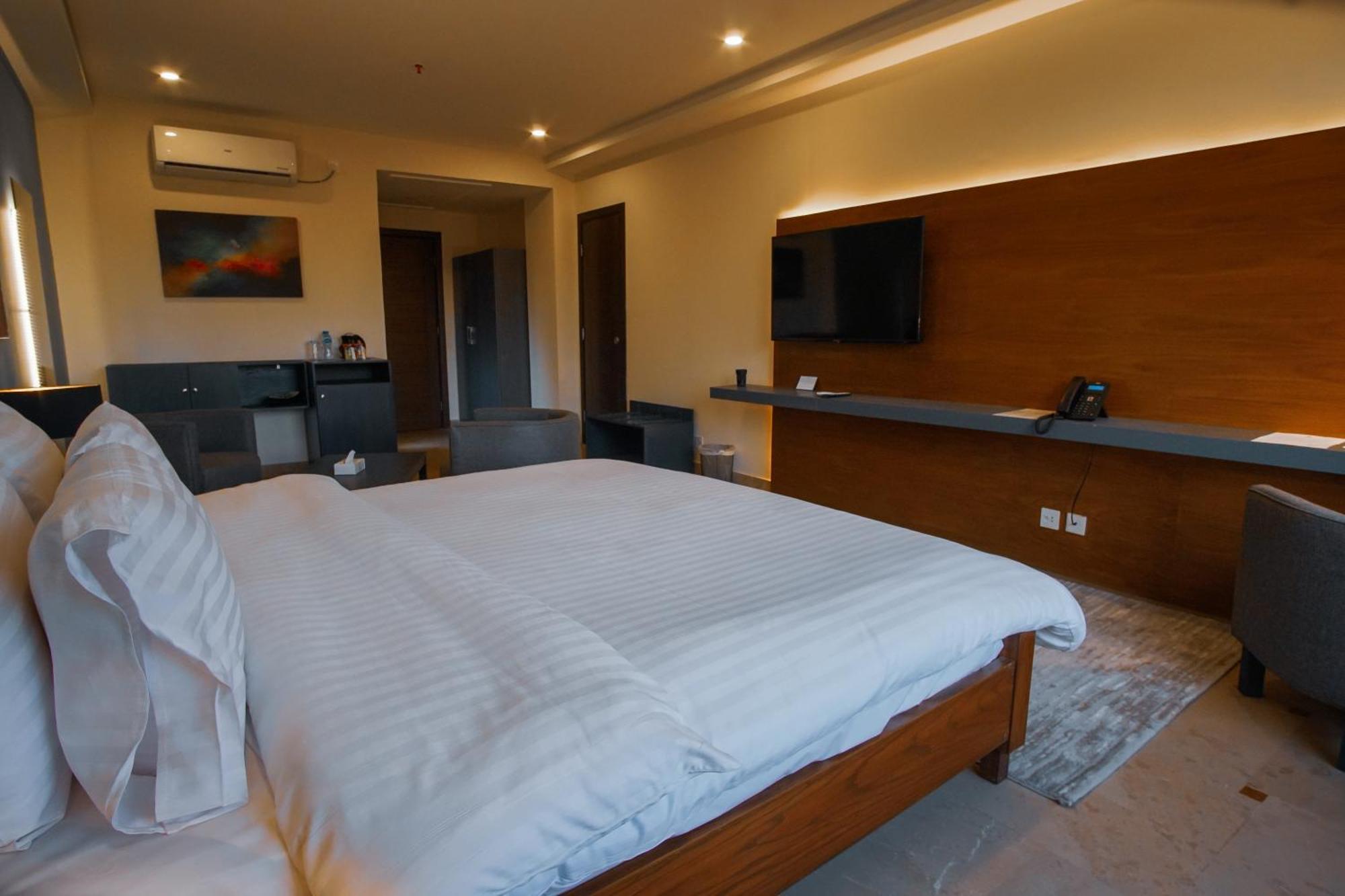 Roomy Signature Hotel, Islamabad Exteriör bild